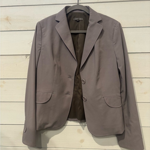 Ann Taylor Gray Blazer with Notched Lapels and Fitted Silhouette - Picture 4 of 8